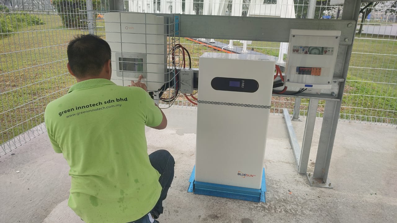 Off-grid solar with battery