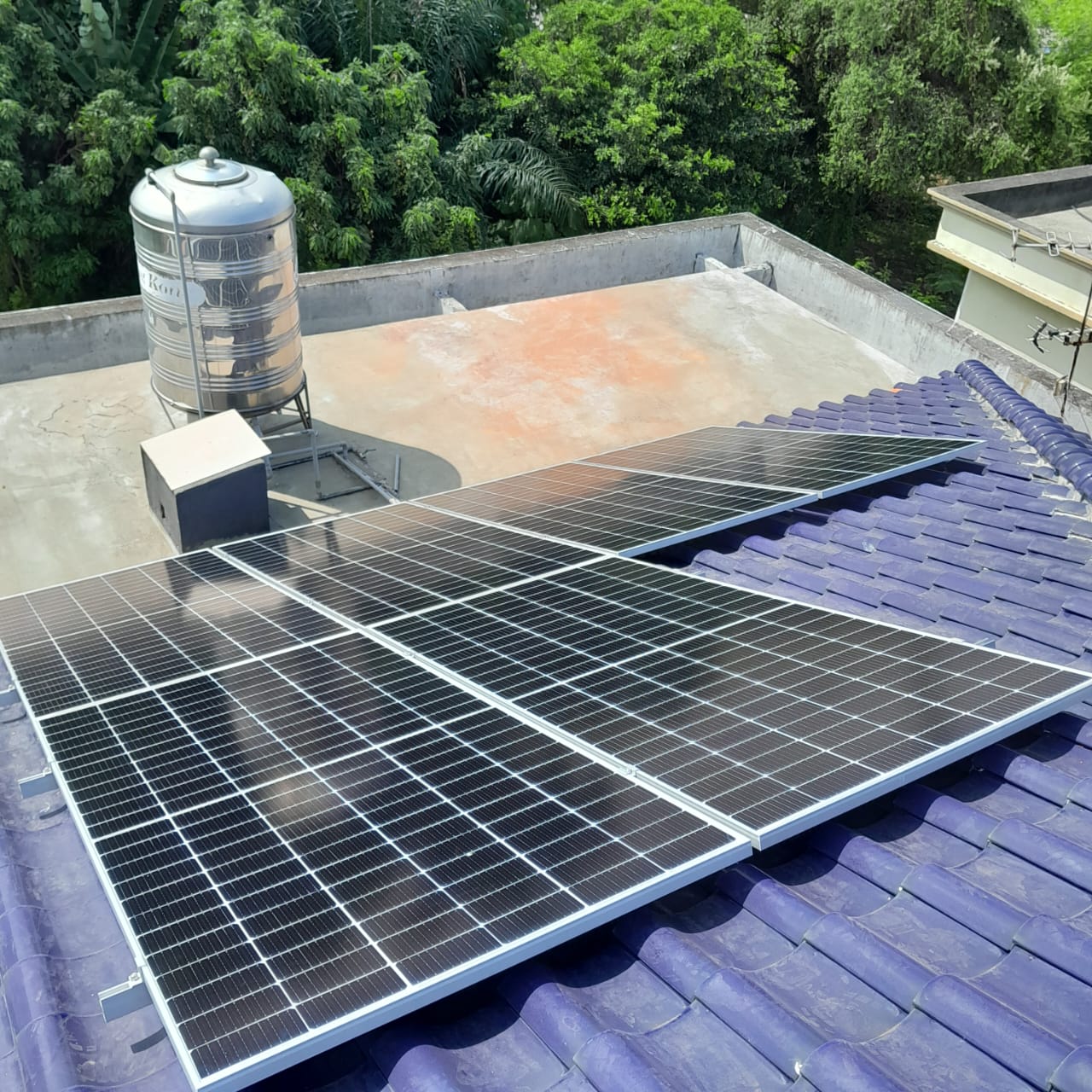 Home rooftop solar system
